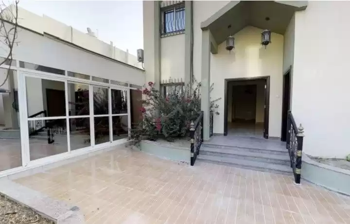 Residential Ready Property 4 Bedrooms U/F Standalone Villa  for rent in Al Sadd , Doha #9837 - 1  image 